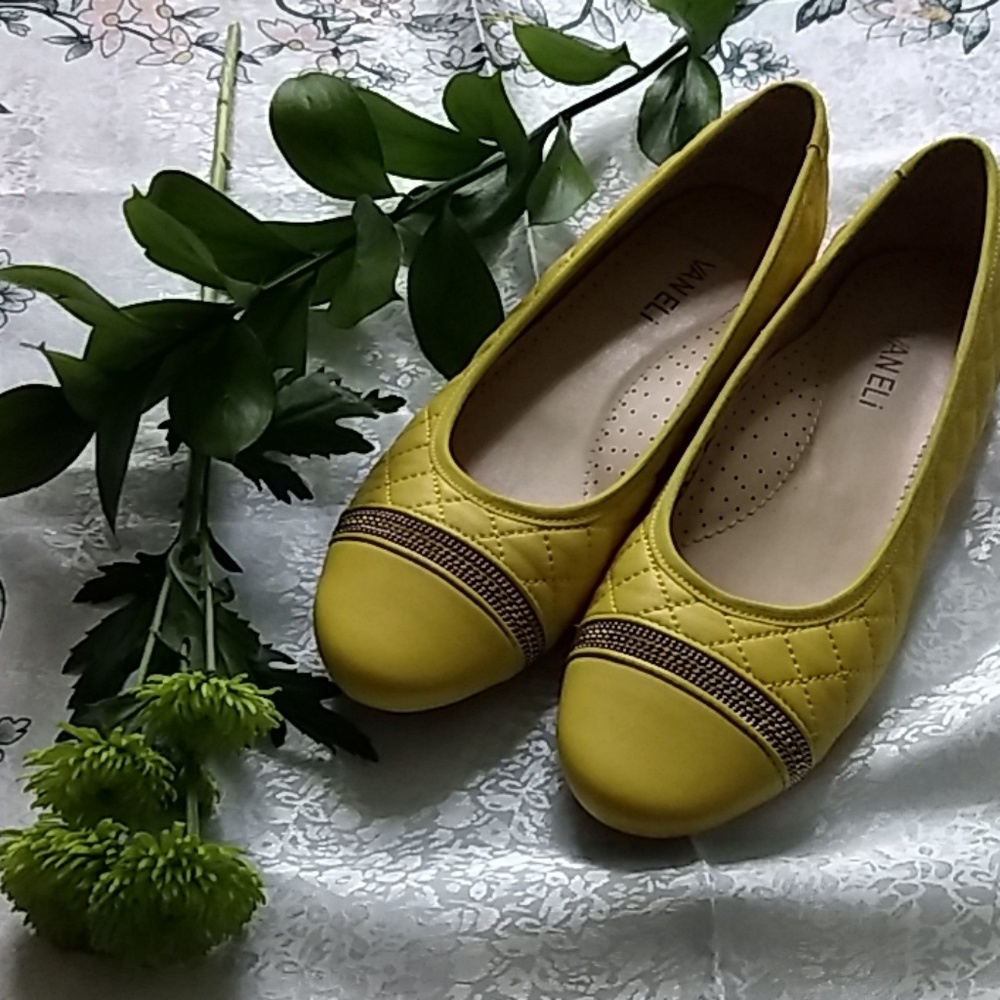 VANELi quilted yellow flats